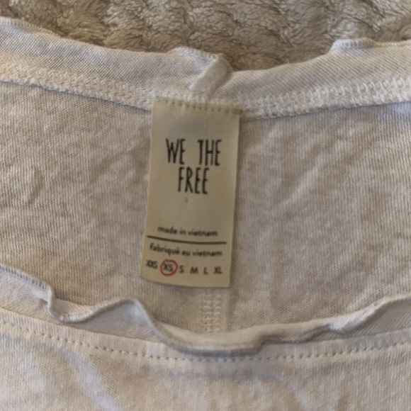 Free People White Cropped Scalloped Free Tee - Size Xtra Small - Picture 2 of 4